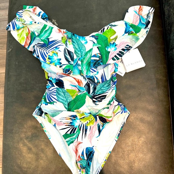 La Blanca Swim Nwt La Blanca In The Moment Off Shoulder Ruffle One